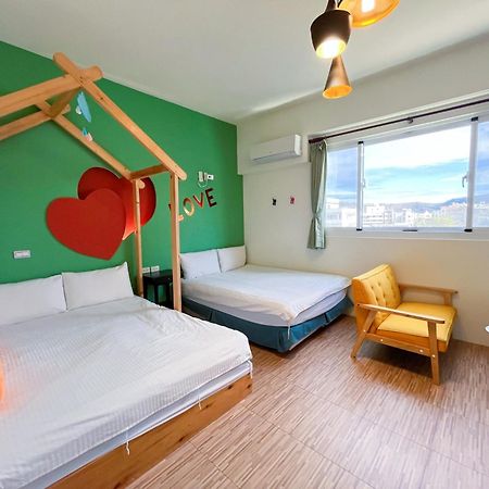 艾希兒民宿 I'M Here Hostel L小家庭包棟首選l台東火車站l背包單人 Taitung Exterior photo